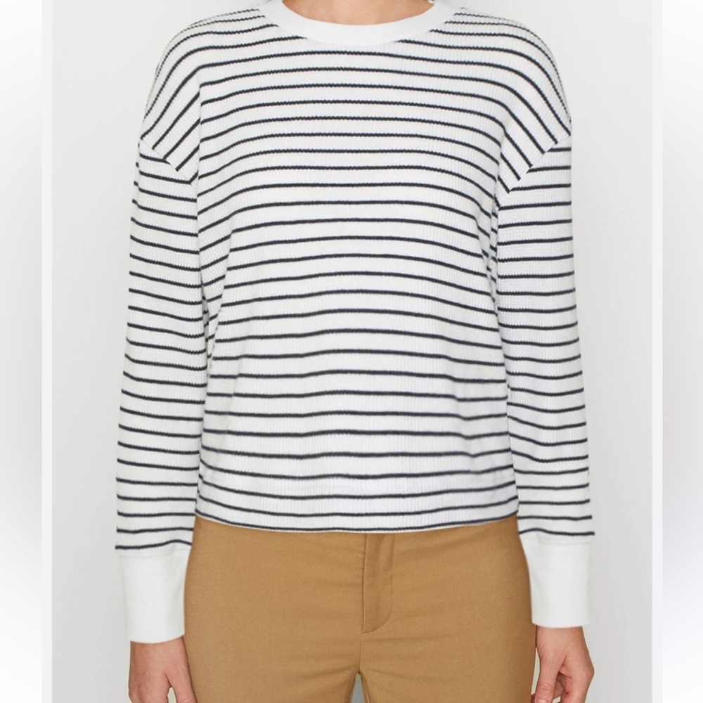 Abercrombie & Fitch Black and White Striped Crewneck Sweater